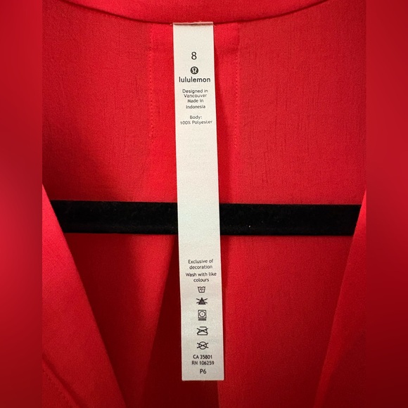 LULULEMON SHORT SLEEVED BUTTON UP SIZE 8 - Picture 7 of 7